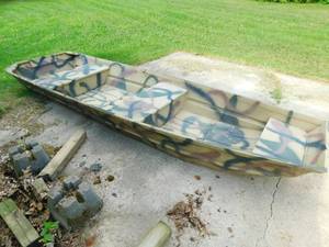 lot 84 image: Boat For Fishing W Three Wide Seats