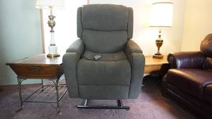 lot 111 image: Remote Controlled Lift Chair-End Table Lamp W Shade--Two End Tables-Fold Up Top--Compartment Underneath-Metal Legs & Rack Shelf Under Table Top--White & Gold Lamp W Shade