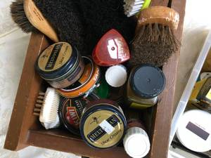 lot 271 image: Shoe Shine Kit and Polishes