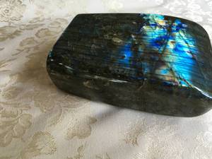 lot 284 image: Labradorite Crystal