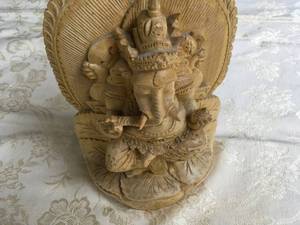 lot 327 image: Genish Decor