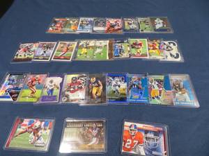 FOOTBALL CARDS - LOTS OF ROOKIES