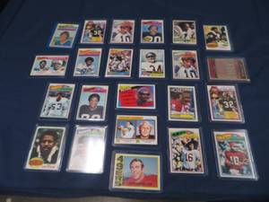 VINTAGE FOOTBALL CARDS W WALTER PAYTON