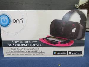 VIRTUAL REALITY SMARTPHONE HEADSET AND XBOX CONTROLLER