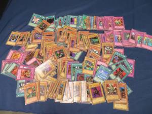 HUGE LOT OF YUGIOH CARDS