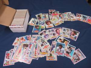 (400) 1980 TOPPS FOOTBALL CARDS - COLLECTABLE