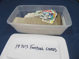 HUGE LOT OF 1970S COLLECTABLE FOOTBALL CARDS