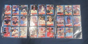 COLLECTABLE BASEBALL CARDS