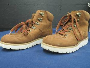 AMERICAN EAGLE SIZE 6 BOOTS