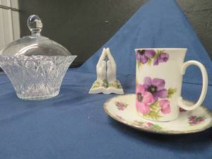 BEAUTIFUL MISC LOT OF CLASS, CHINA, AND PORCELAIN DECOR