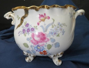ANTIQUE JARDINIERE POTVASE 4 CLAW FEET AND 2 HANDLES- FLORAL WITH GOLD ACCENTS