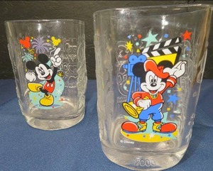 2 MCDONALDS COLLECTABLE DISNEY GLASS CUPS (2000)