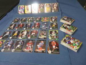 BIG COLLECTION OF COLLECTABLE FOOTBALL CARDS