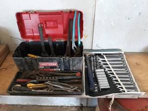 lot 232 image: Large Lot of Hand Tools in Craftsman Toolbox