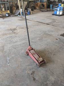 lot 72 image: Floor Jack