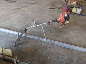 lot 73 image: Lindley Vibrastrike Power Screed - Motor Pulls Over