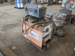 lot 80 image: AIRCO 250A Stick Welder w Supplies