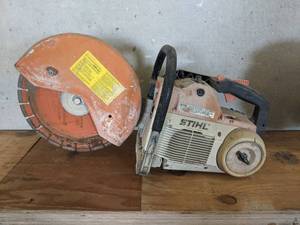 lot 90 image: Stihl TS-460 Gas Cutoff Saw - Motor Pulls Over