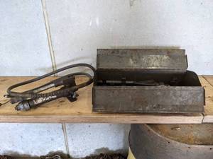 lot 137 image: Portable Hydraulic Ram Kit in Toolbox