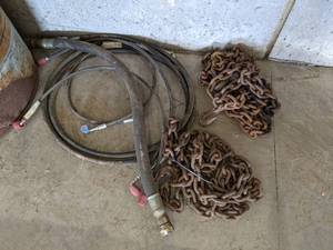 lot 140 image: (2) 38 Log Chains and Hydraulic Hoses
