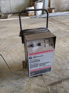 lot 160 image: Schumacher Battery Charger  Starter - 612V