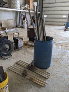 lot 169 image: Lot of (2) 48 Concrete Floats w (10) Sections of Handle