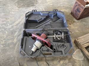 lot 208 image: Perles 7A Electric Mixer - Model ME120