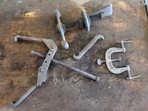 lot 216 image: Gear Pullers