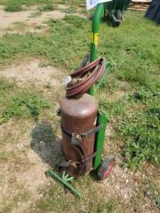lot 627 image: Single Tank Welding Set  with Tank, Tank Straps, Gauge, Hose and Torch