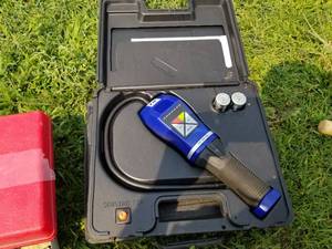 lot 670 image: TIF Automatic Halogen Leak Detector  with Plastic Case