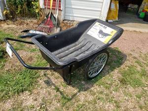 lot 620 image: Clam Polar Utility Cart 2-wheel 400-lbs