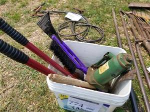 lot 774 image: Hand Tools (in bucket)  with Bottle Jack, Bolt Cutters, Pry Bar, and more
