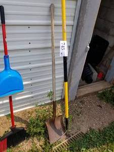 lot 745 image: Lot of (3) Garden Tools  - Garden Rake, Flat Shovel, Bale Hook