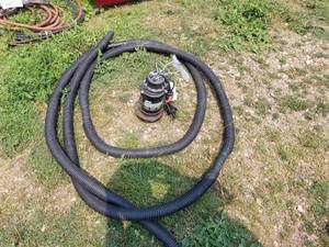 lot 760 image: Wayne 12hp Cast Iron Submersible Sump Pump, Hose
