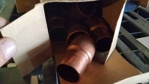 lot 693 image: 1x1 14 Copper Pipe Fittings (on shelf, in blue bin)