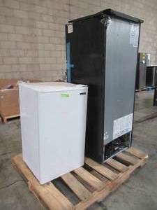 lot 208 image: WHOLESALE MIXED PALLET OF REFRIGERATORS