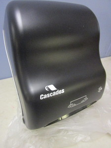 CASCADES MECHANICAL ROLL TOWEL DISPENSERS - NEW, 5 TOTAL