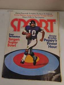 lot 25 image: Misc. Collectible Vikings Items