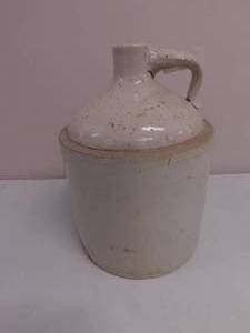 lot 34 image: Antique Jug