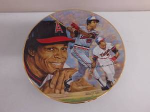 lot 43 image: Collectible Twins Plate