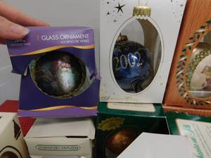 lot 46 image: Tote of Christmas Bulbs