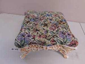 lot 47 image: Small Stool