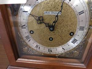 lot 58 image: Seth Thomas Legacy V Clock