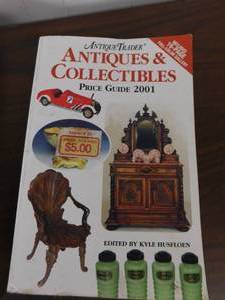 lot 70 image: Antiques & Collectibles Price Guides