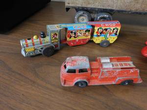 lot 93 image: 5 - Vintage Toys