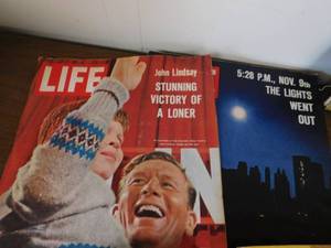 lot 103 image: Vintage Books & Life Magazines