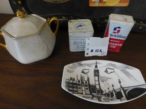 lot 105 image: Tray & Collectibles