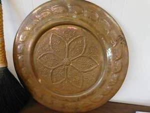 lot 111 image: Home Decor