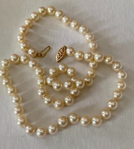 Pearl Strand w 14k Gold Clasp