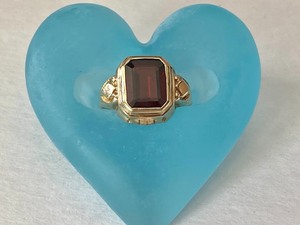 10k Gold and and Rectangle Garnet Stone Ring